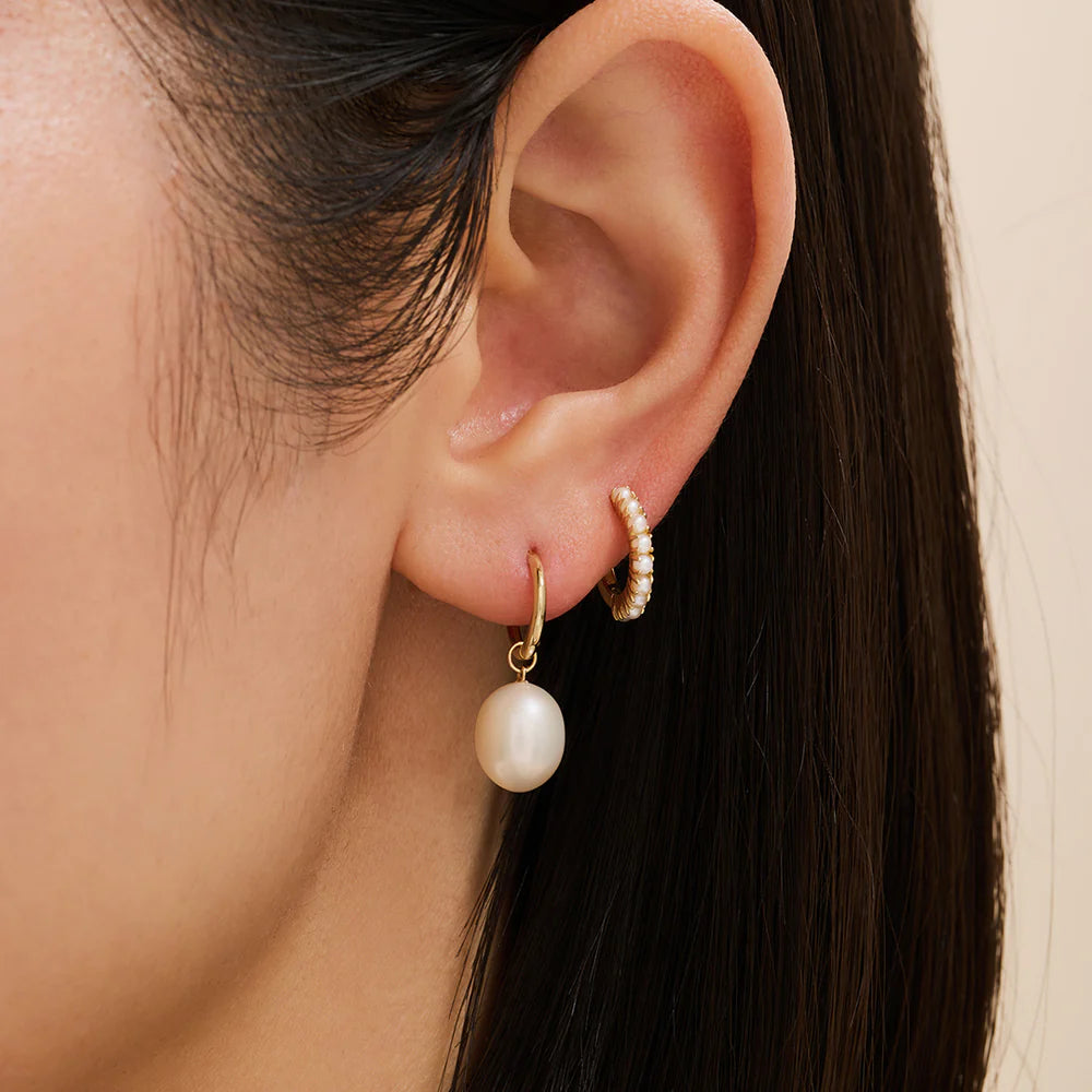 Aurelie Gi | Caterina | Dangle Pearl Huggie Hoop/PR